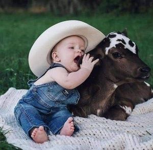 Meet your Posher, Adela